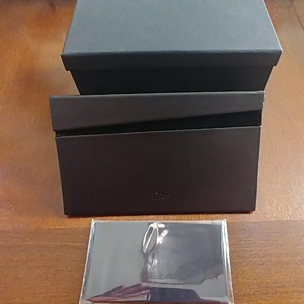 New dior sunglass case
